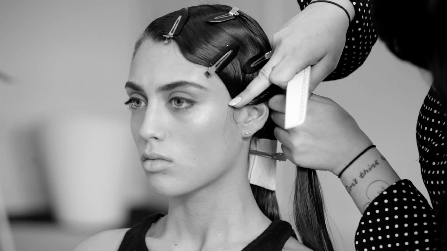Finger Wave into Low Pony
